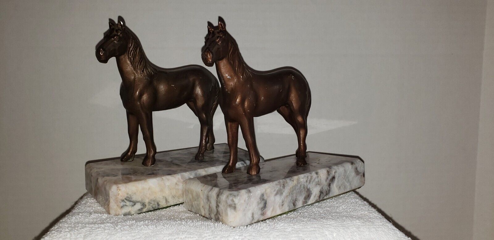 PAIR OF 1950 \'S OR EARLIER HORSE BOOKENDS , MARBLE BASE