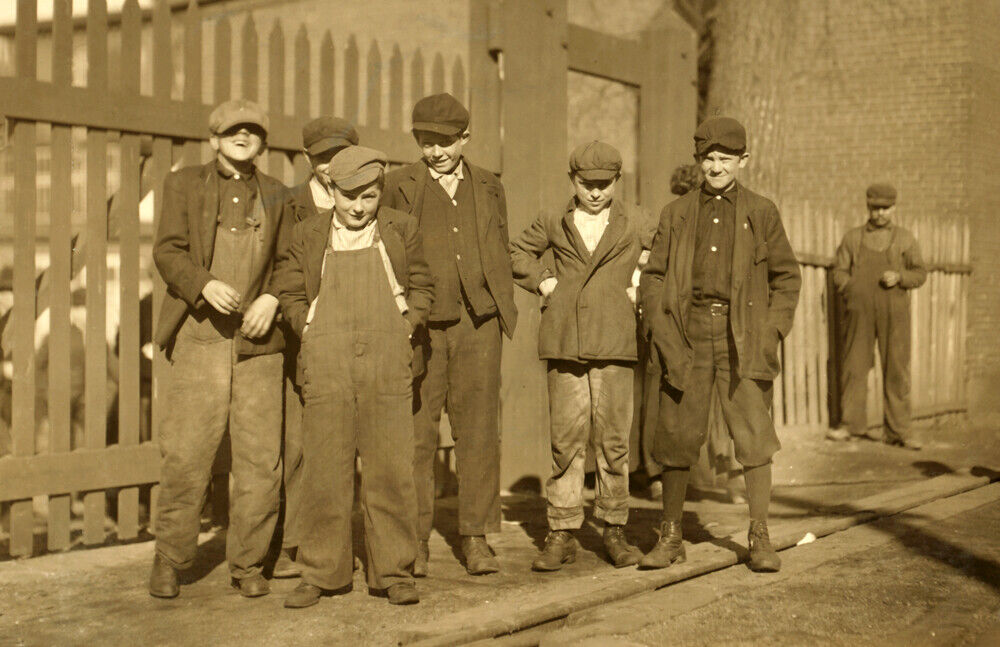1913 Young Workers, Dwight Mfg. Co, MA Old Photo 11\