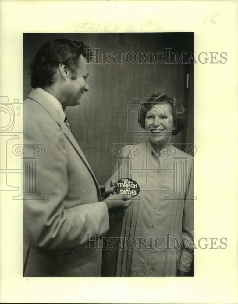 1979 Press Photo Dr. Charles Mary of March of Dimes welcomes Mrs. Dan Lincove