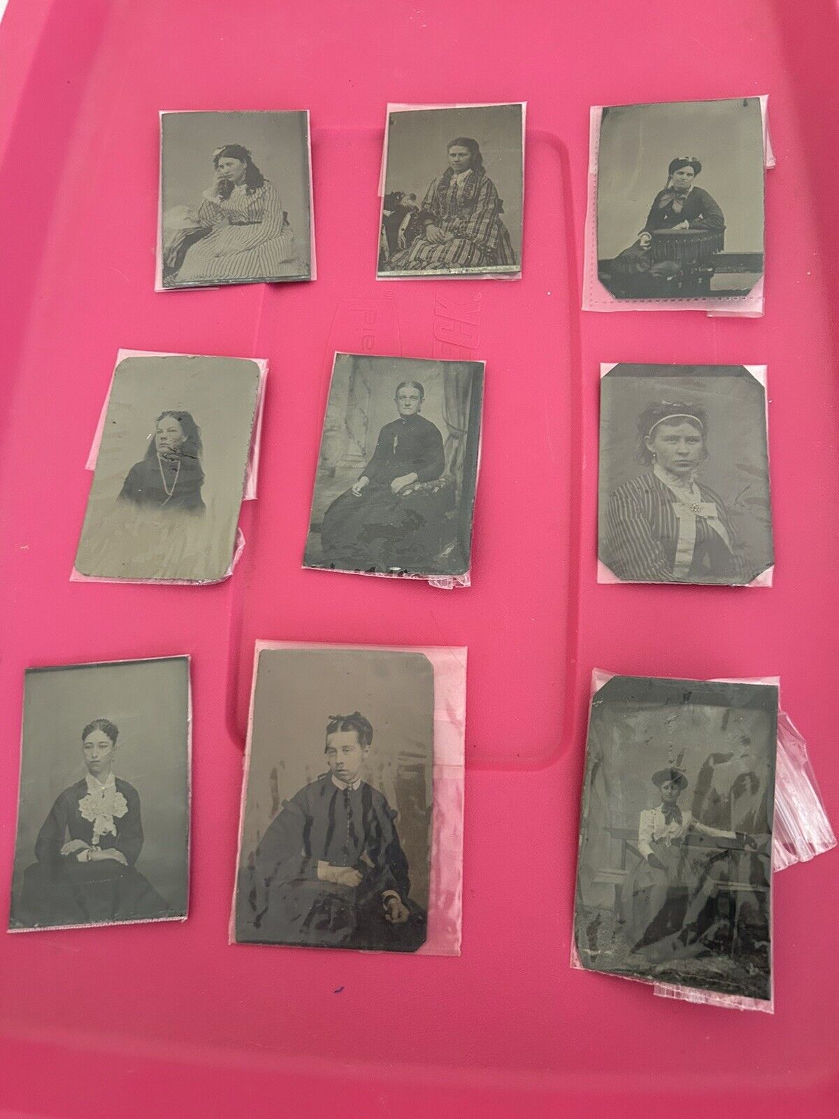 Group lot of 27 ANTIQUE 1800s Photos?? Individual Ladies Portraits .