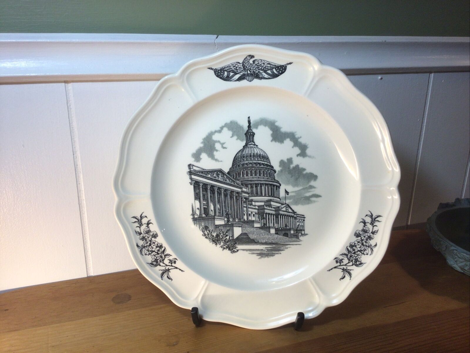 Wedgewood Federal City Capitol Collector Plate Chas Schwartz Washington DC 10.5”