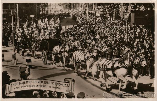 Royalty Their Majesties Silver Jubilee 1910-1935,Royal Procession Entering the S