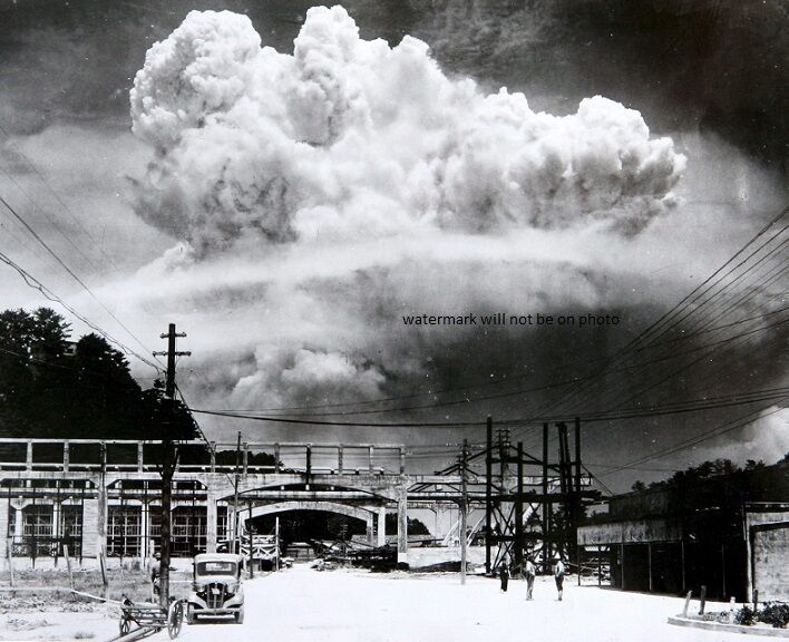 Atomic cloud over Nagasaki from Koyagi-jima 8\