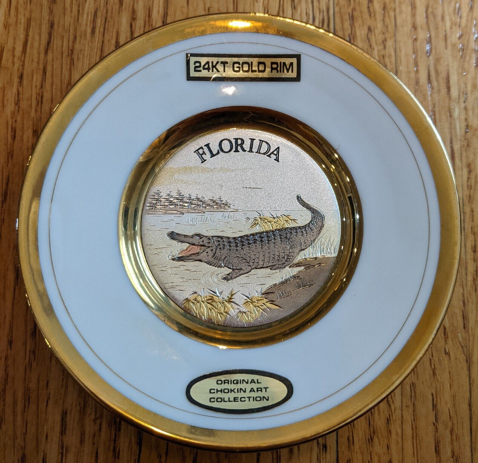 Chokin Florida Gator Japanese Plate 24KT Gold Rim Silver White Engraved China