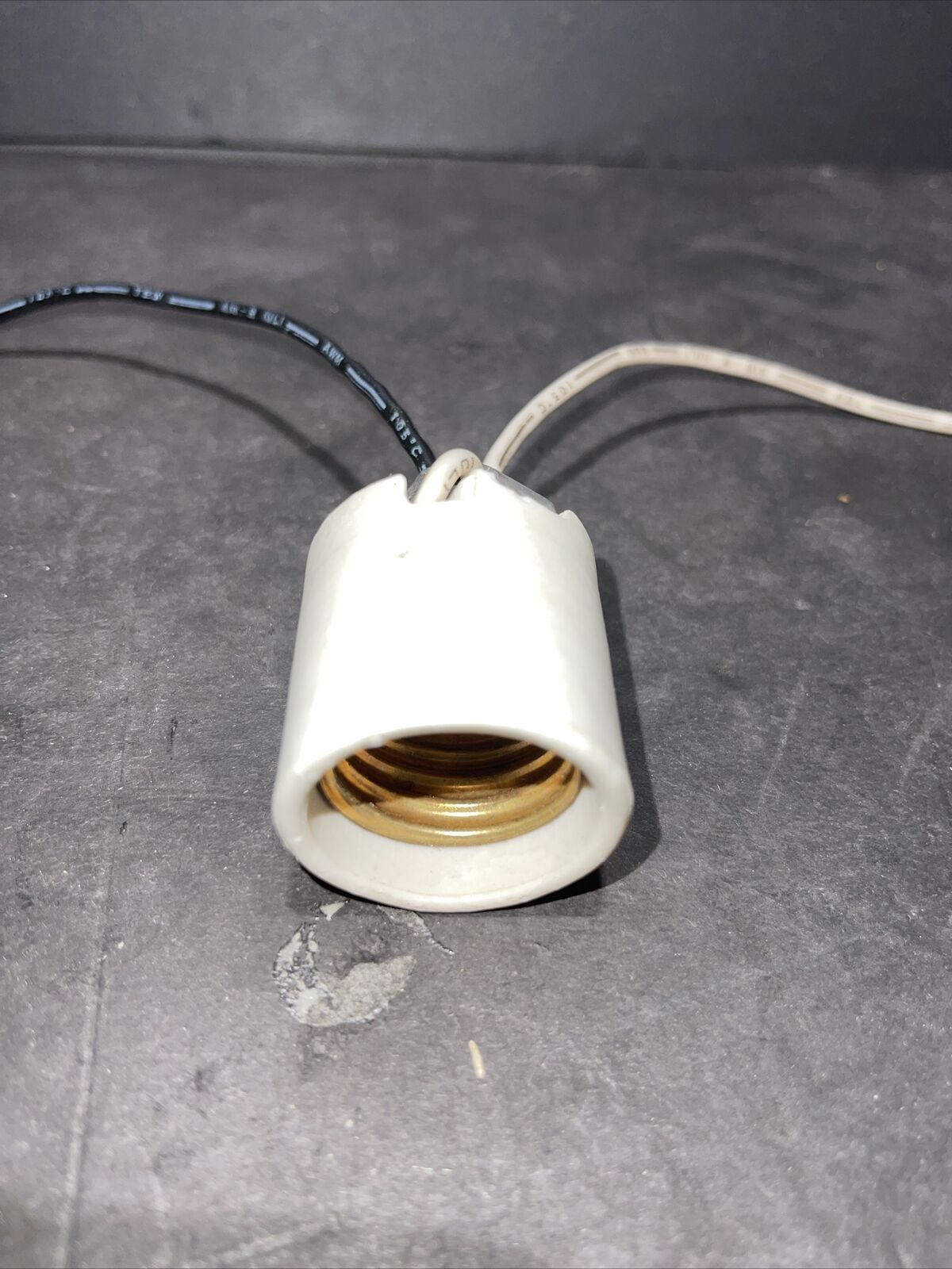 VINTAGE LEVITON WHITE PORCELAIN LIGHT BULB FIXTURE LAMP SOCKET CERAMIC - NEW