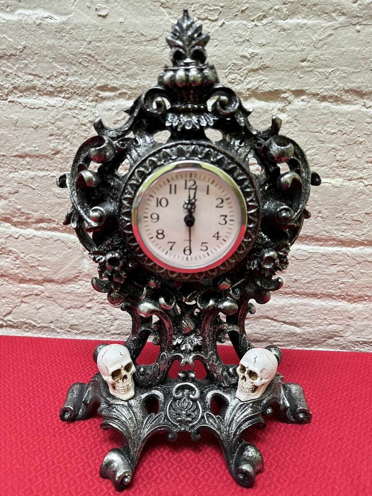 Spooky Nights Halloween Silver & Black Victorian Skull Head Mantle Clock  💀