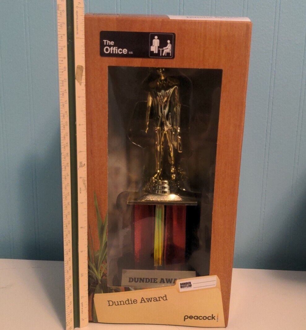 THE OFFICE TV Show Dundie Award TROPHY Figure Peacock NEW Factory Sealed