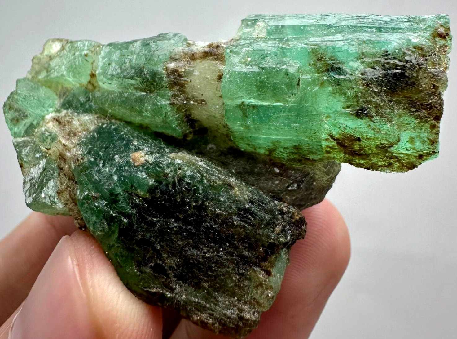 284 Carat Extremely Rare Beautiful  Green Emerald Huge crystals on Quartz @PAK