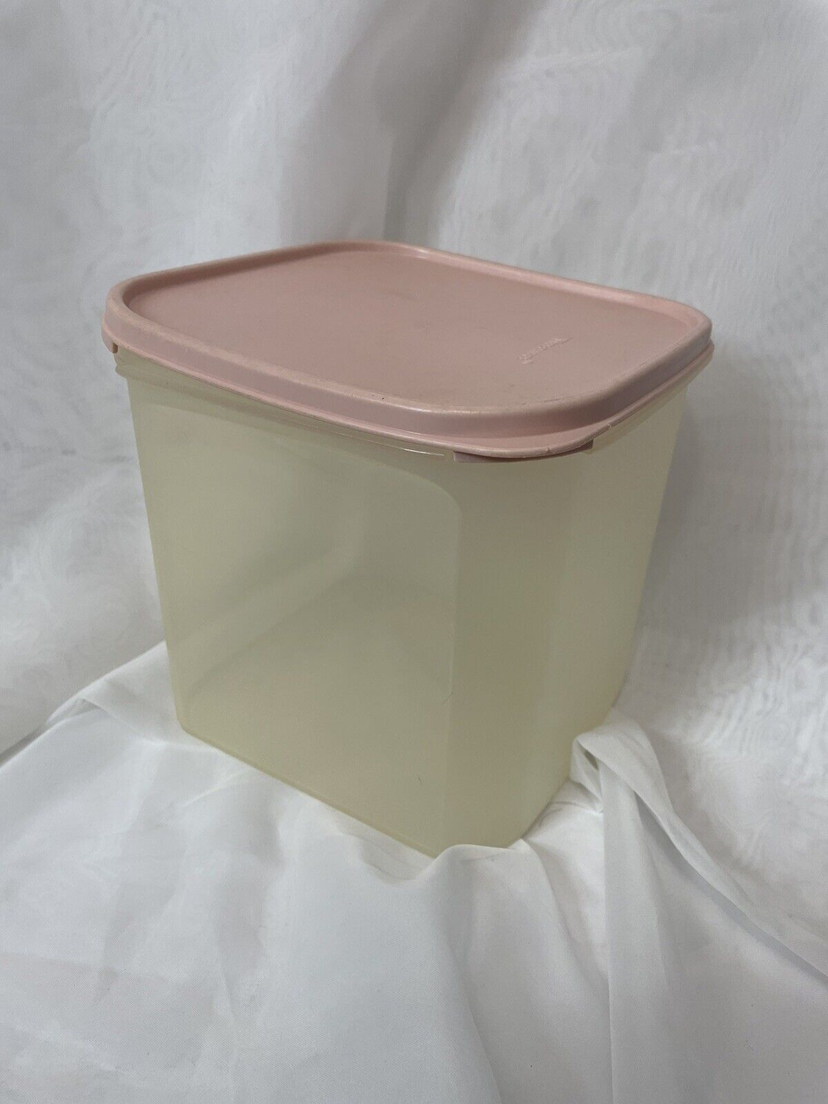 Tupperware Vintage Storage Square Pink Lid 17 Cups