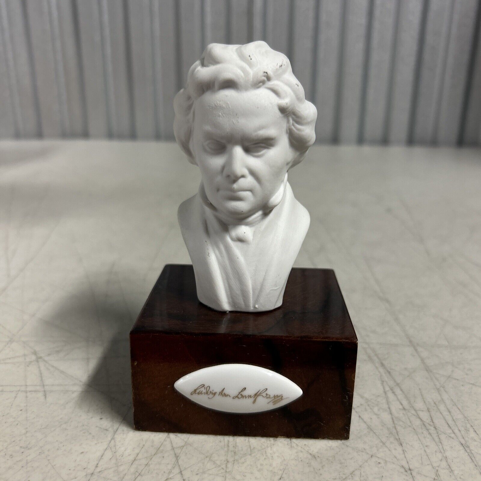 Lindner-Porzellan Bust Ludwig Van Beethoven Burl Wooden Base Music Box Fur Elise