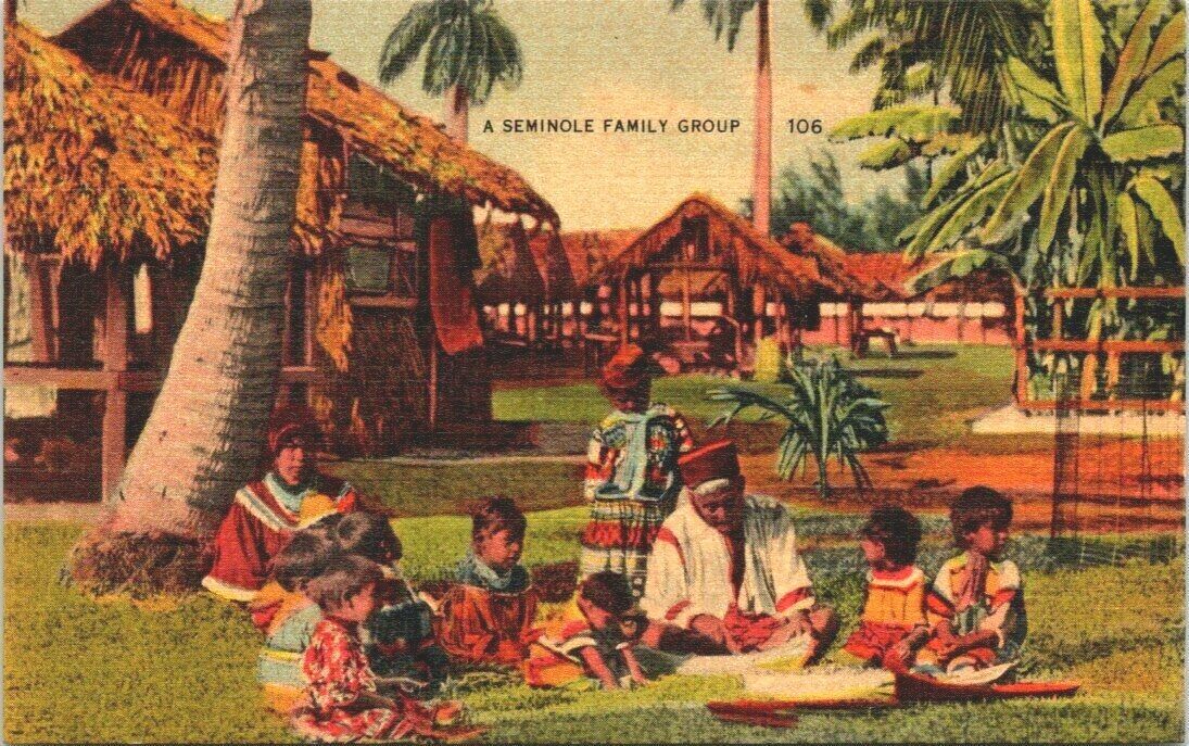 A Seminole Family Group Florida Postcard Linen Unposted very nice