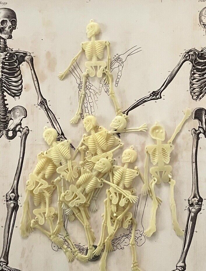 10 pcs  Vintage Halloween Plastic Skeletons - Movable Arms & Legs Original Stoc 