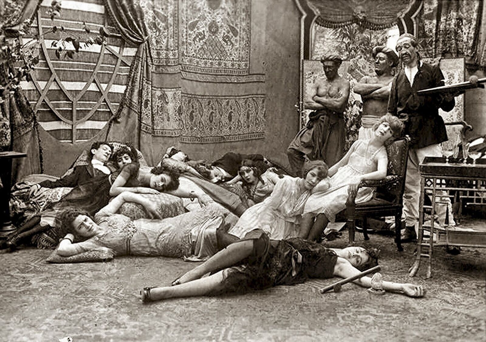 1918 FRENCH OPIUM Den Drug Party Classic Historic Picture Photo 4x6