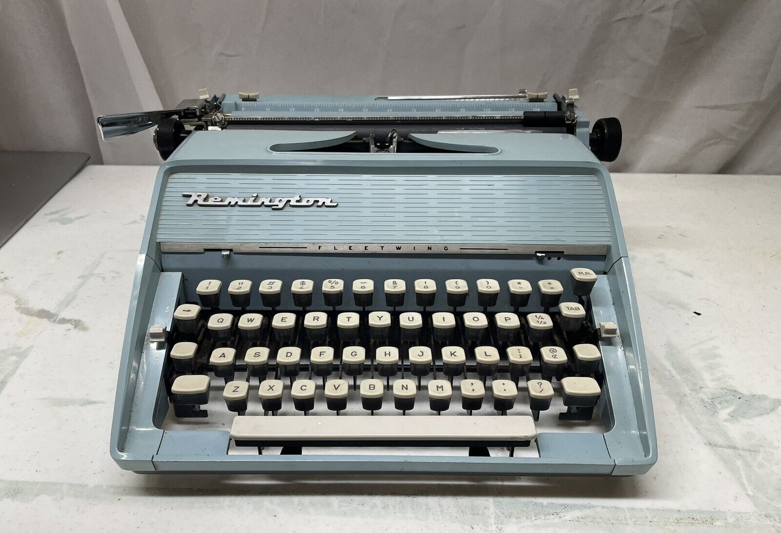 VTG 1960’s Remington Fleetwing Typewriter. Retro Sapphire Blue. Made In Holland.