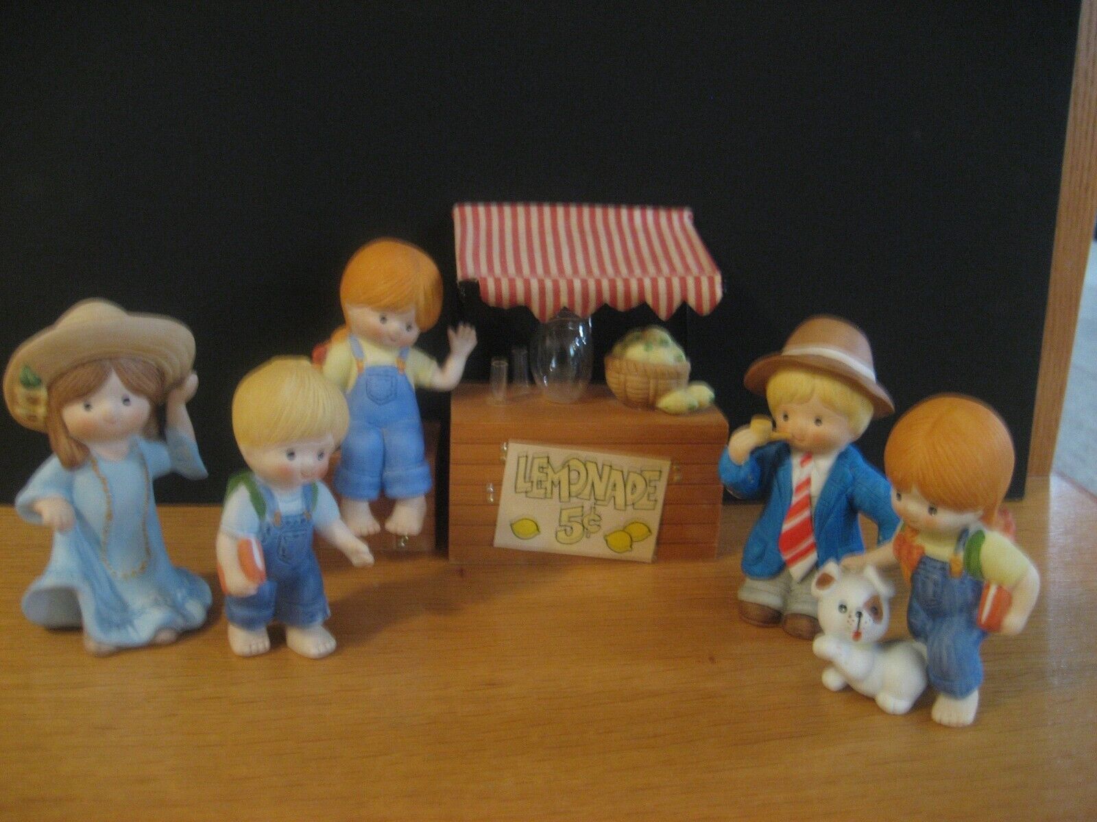 Enesco Country Cousins Katie with Lemonade Stand & Assorted Enesco Figurines