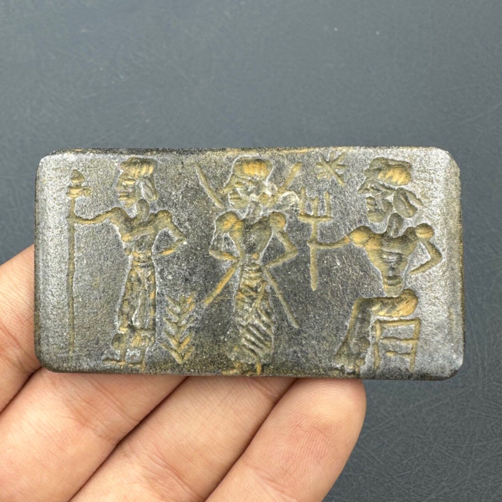A very old ancient near eastern Sumerian king tablet unique piece