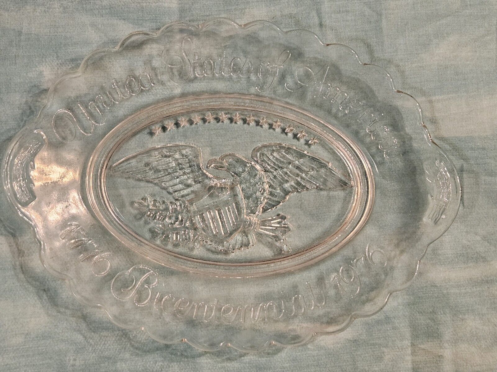 AVON United States of America Bicentennial 1776-1976 Oval Glass Plate 9\