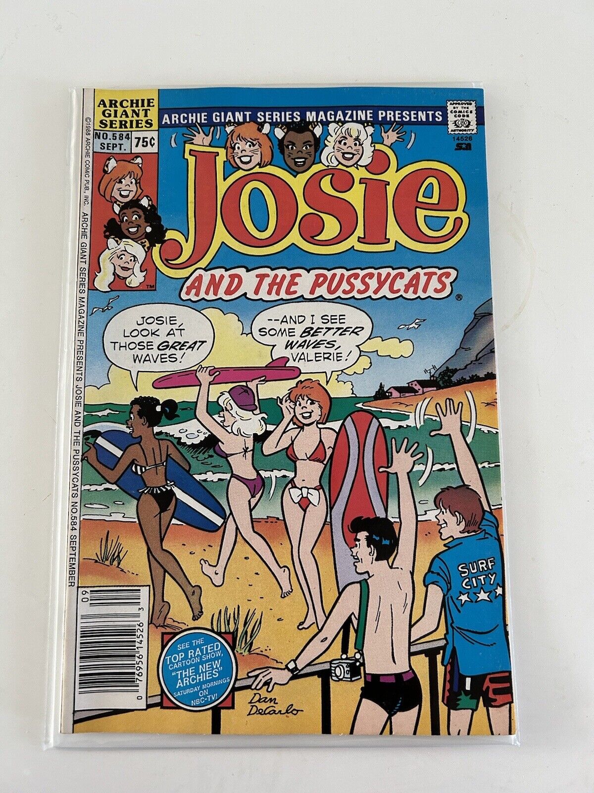 Josie and the Pussycats No. 584 Swimsuit Cover Newsstand Combined Shipping