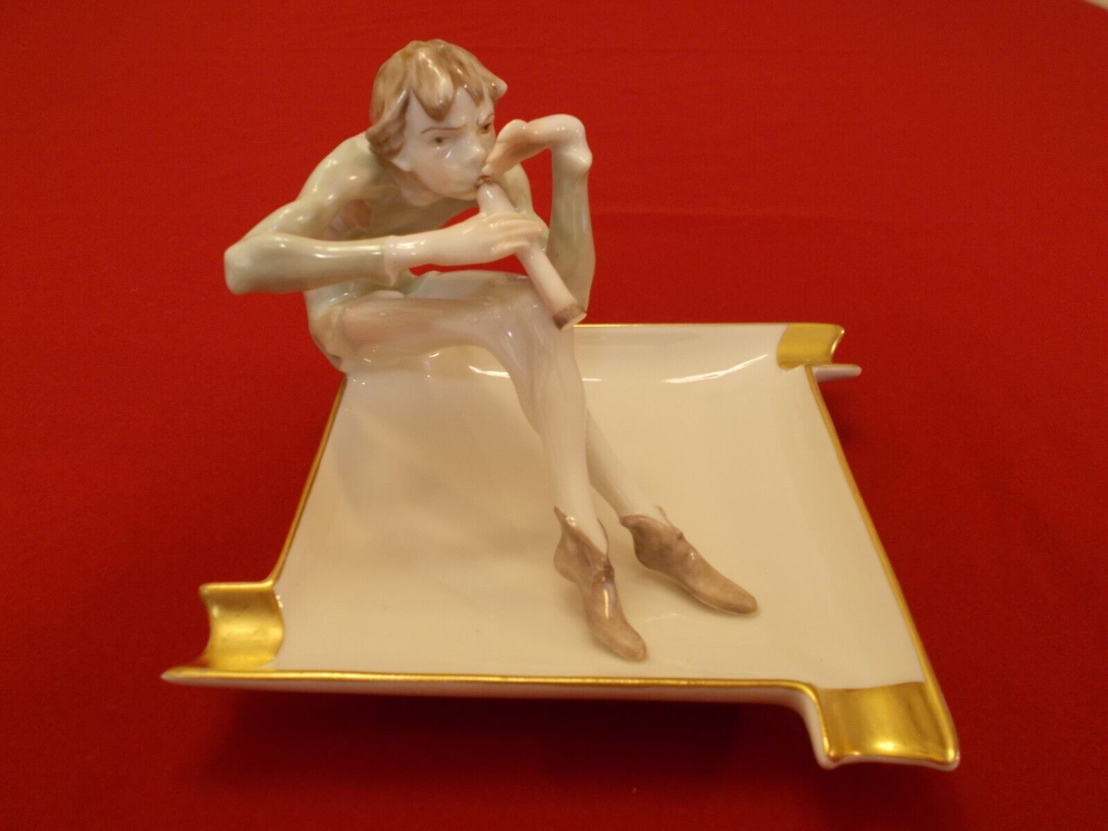 VINTAGE ART DECO HUTSCHENREUTHER MAN WITH FLUTE ASHTRAY /KARL TUTTER/GERMANY