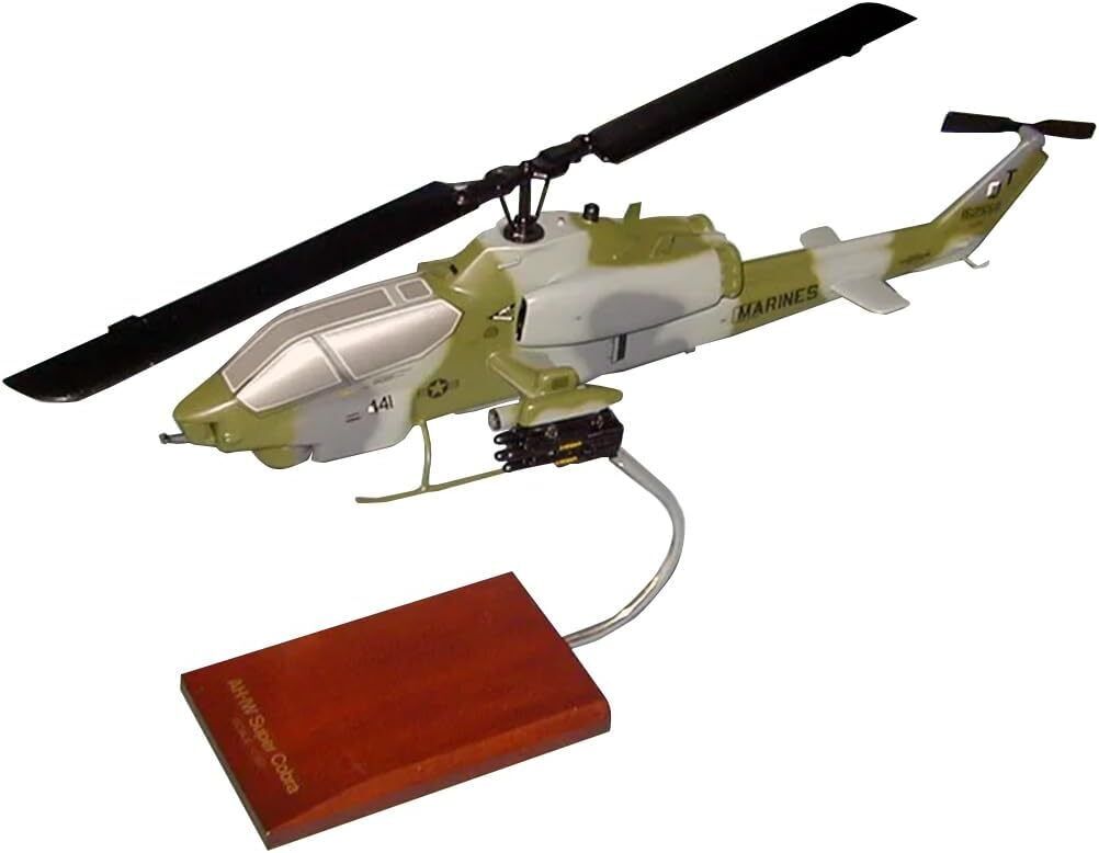 USMC Bell AH-1W Super Cobra Desk Display Attack 1/32 Model Huey SC Helicopter