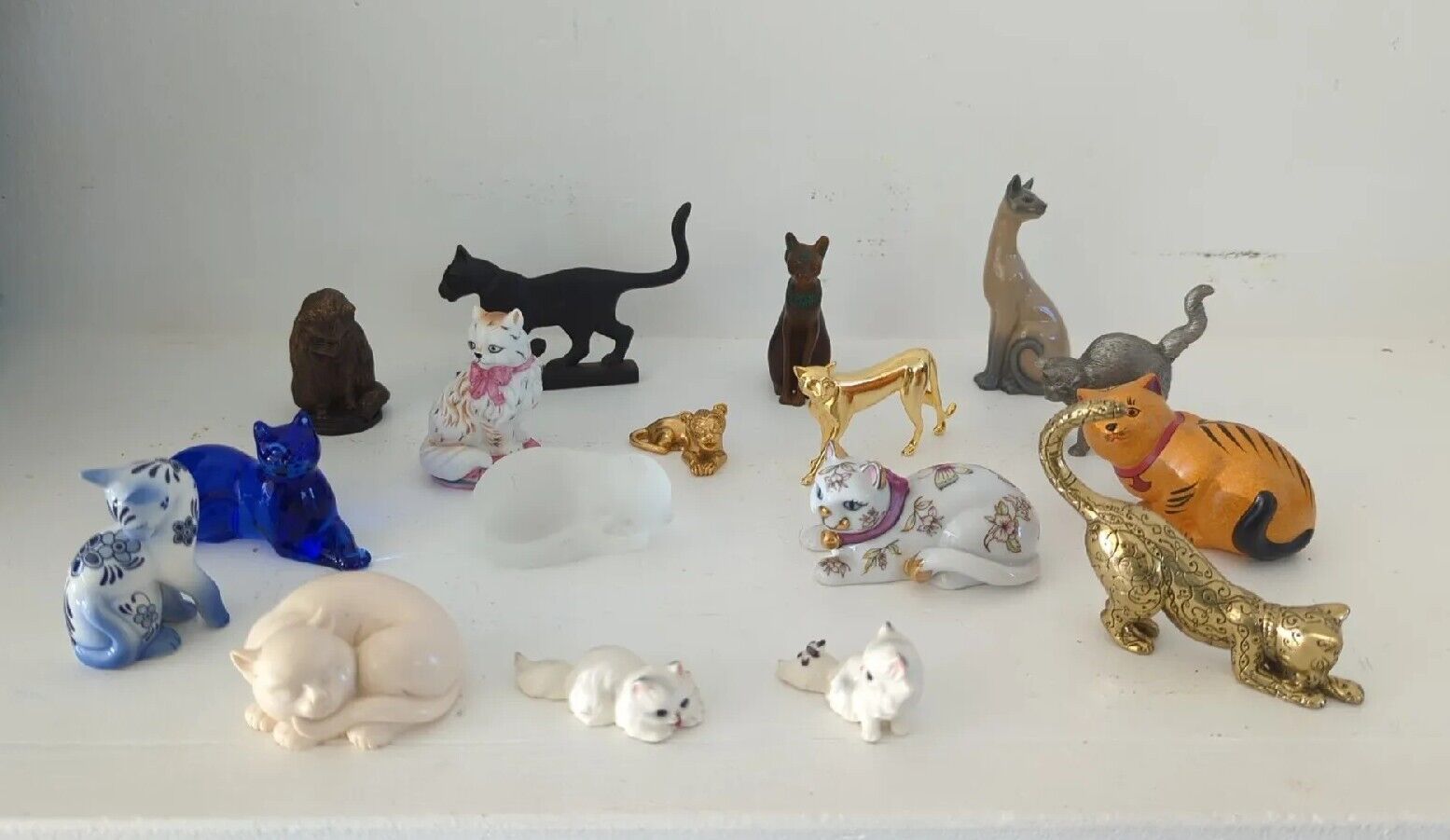 Vintage 1986  The Franklin Mint Curio Cabinet Cat Figurine Lot of 17 AA1