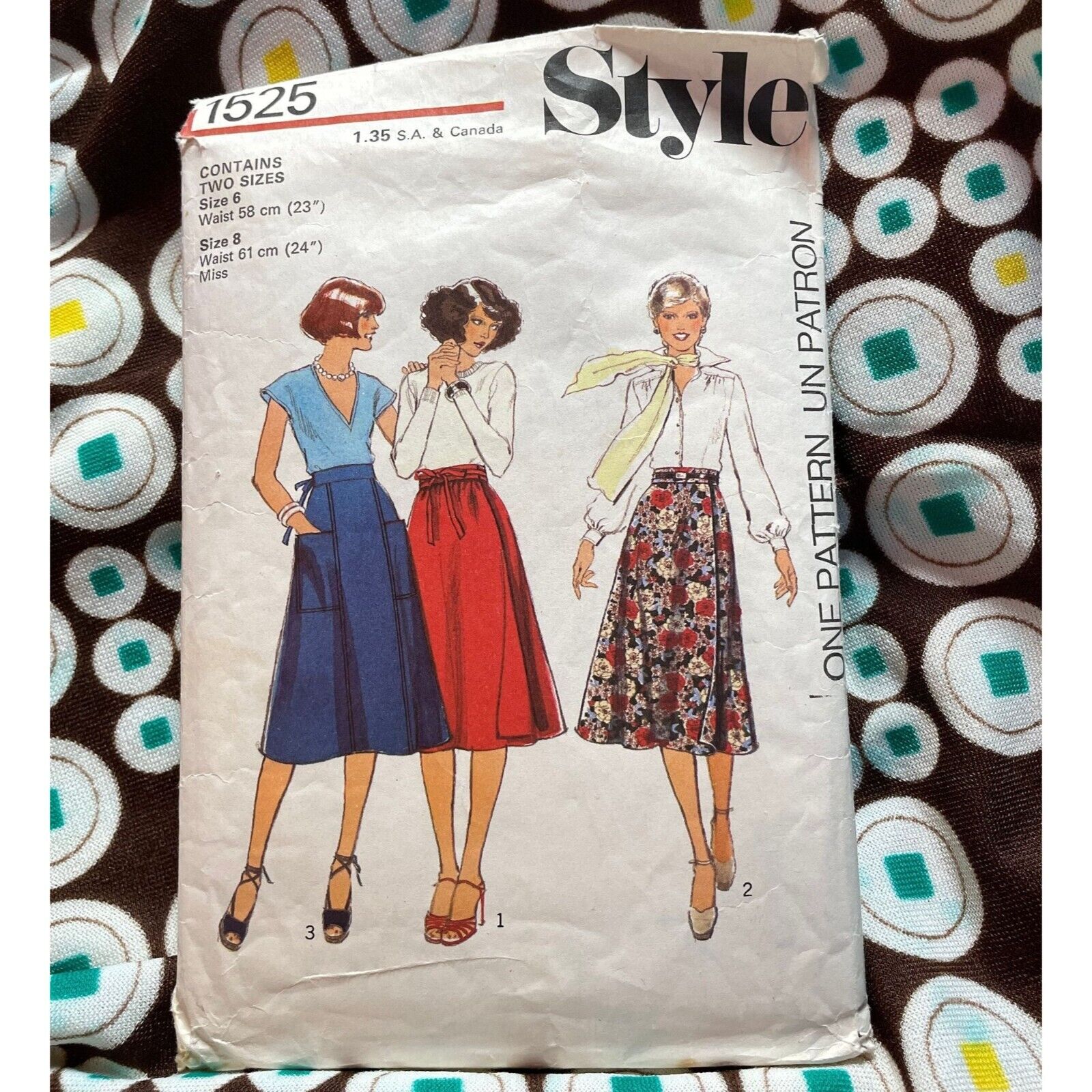 vintage 1976 sewing pattern, Style no 1525, wrap around skirt, size 6-8