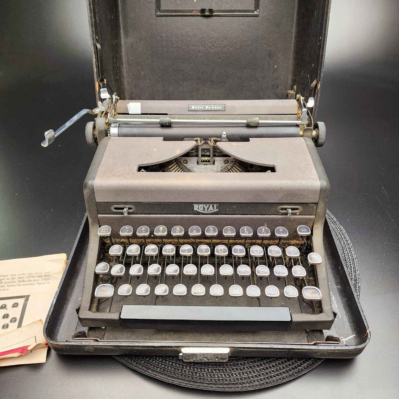 Vintage 1940s Royal Quiet De Luxe Black Portable Typewriter and Case