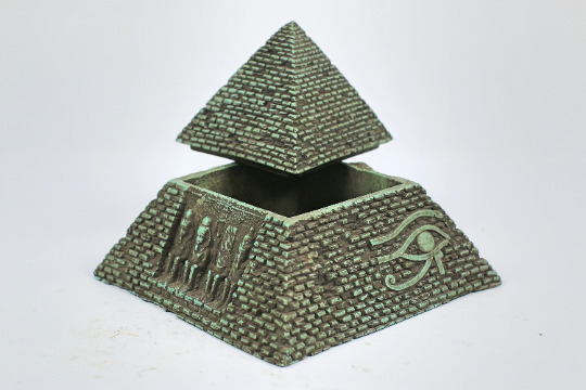Ancient Egyptian pyramid of Giza as a jewelry box