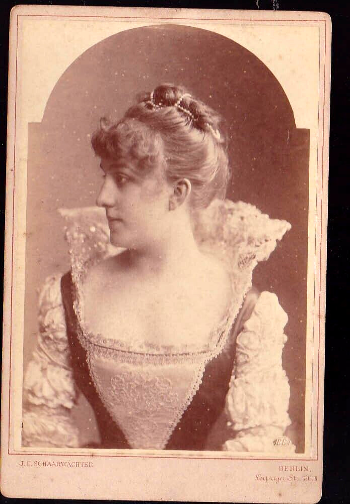 ANTIQUE VINTAGE  LARGE PHOTO VICTORIAN LADY DATED 1881 SCHAARA STUDIO BERLIN