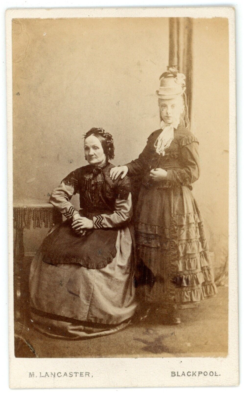 CIRCA 1880\'S CDV Albino Daughter Standing By Elderly Mother Lancaster Blackpool