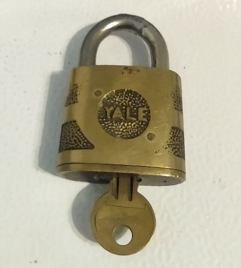 Vintage Yale Super Pin Tumbler Brass Padlock With Key.
