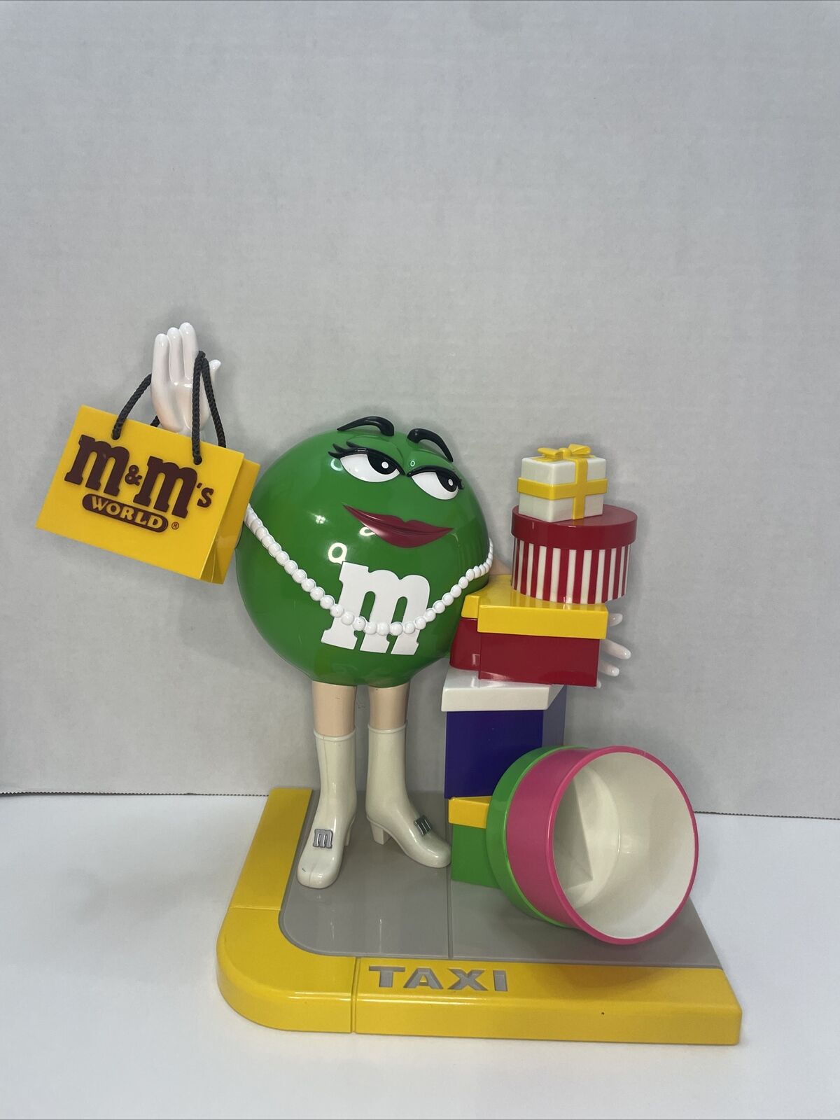 M&M’s World Green Shopper Candy Dispenser Taxi Vintage Collectible