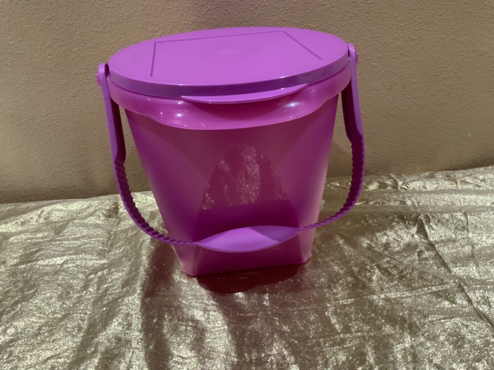 New UNIQUE Beautiful Round Tupperware Bucket/Container 5L Mulberry Color