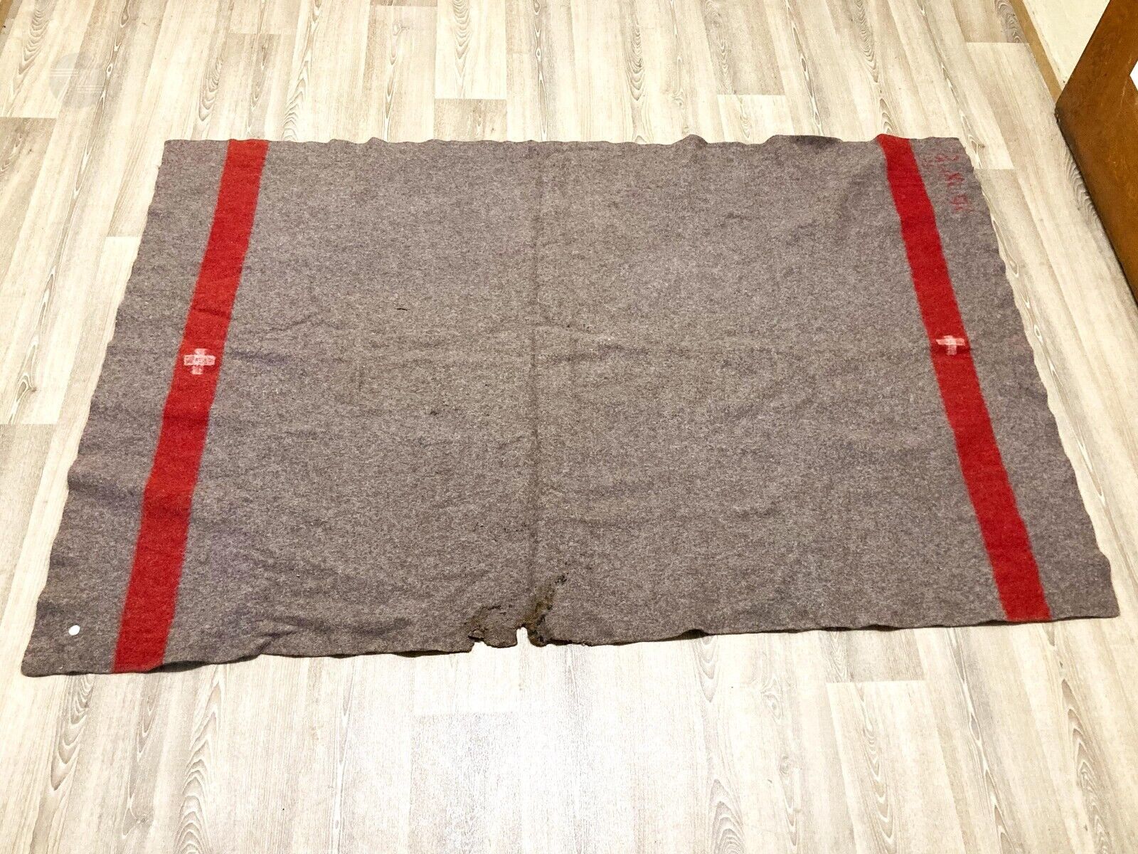 Vintage 1941 WWII Authentic Swiss Army Wool Blanket 2x1.4m WW2 w/ Medaillon