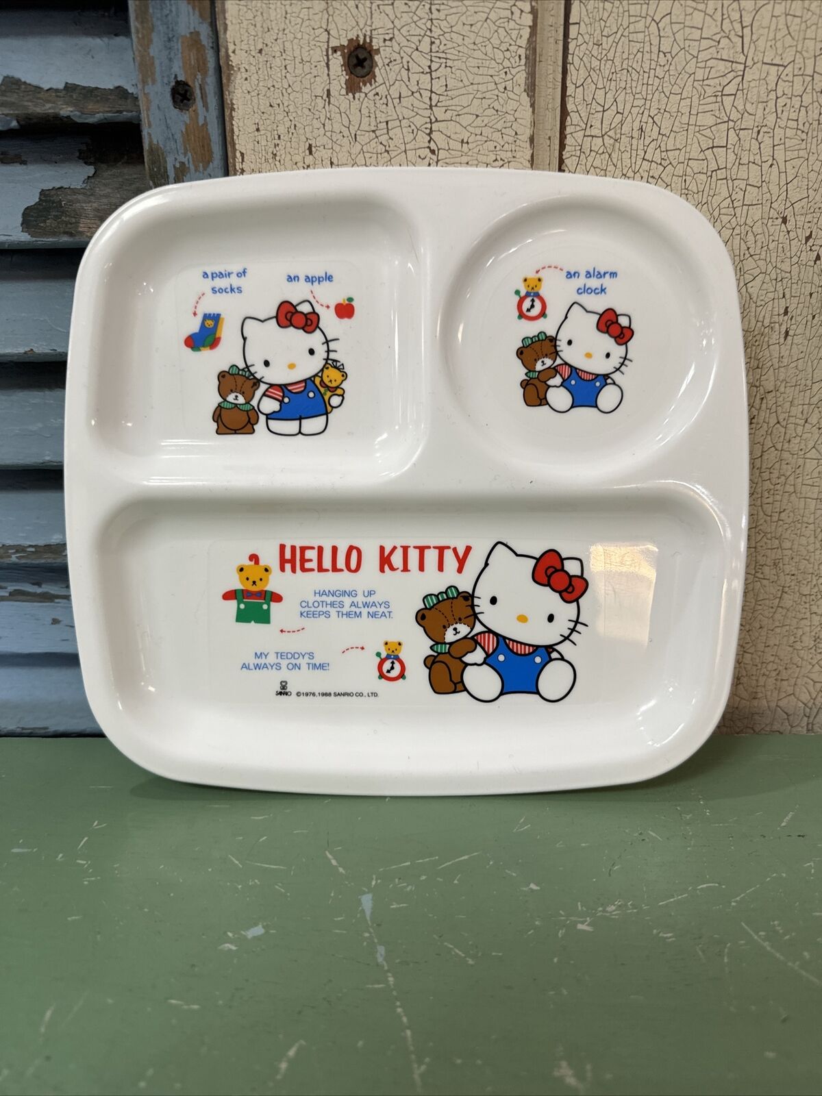Vintage 1988 Hello Kitty Sanrio Plastic Plate 3-Section Divided