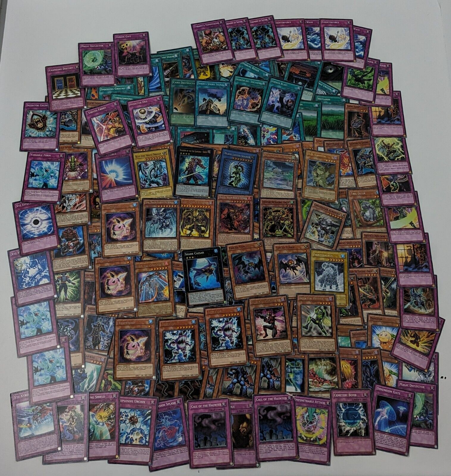 (Pa2) Large collection of Yu-Gi-Oh Cards includes Holo\'s & Rare\'s