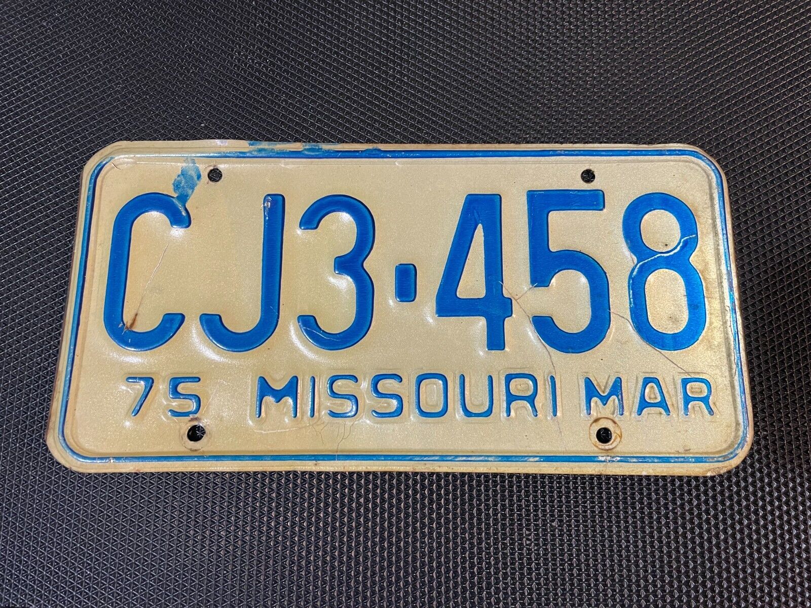 MISSOURI LICENSE PLATE 1975 MARCH CJ3 458