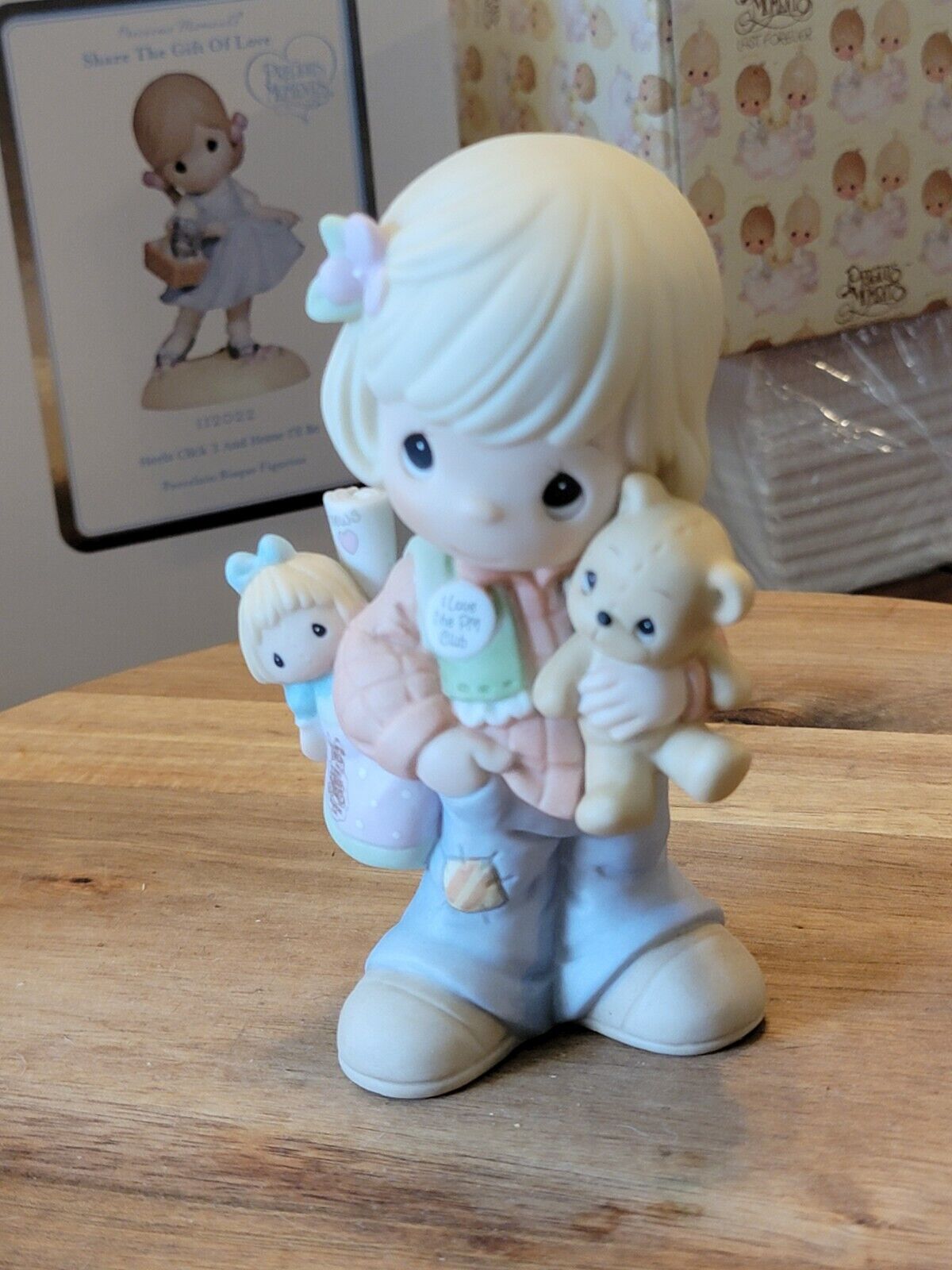 Precious Moments Girl Figurine Enesco 2000 A Beary Loving Collector 823953 NoBox
