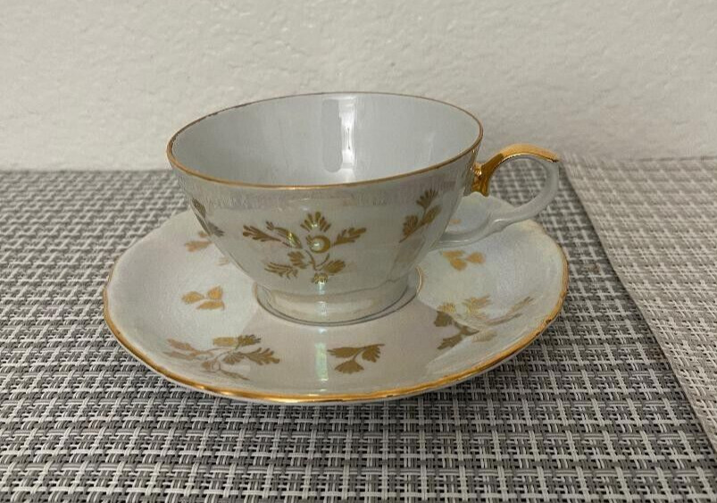 Rare Kahla Germany Porcelain Madonna Design Tea Cup & Saucer