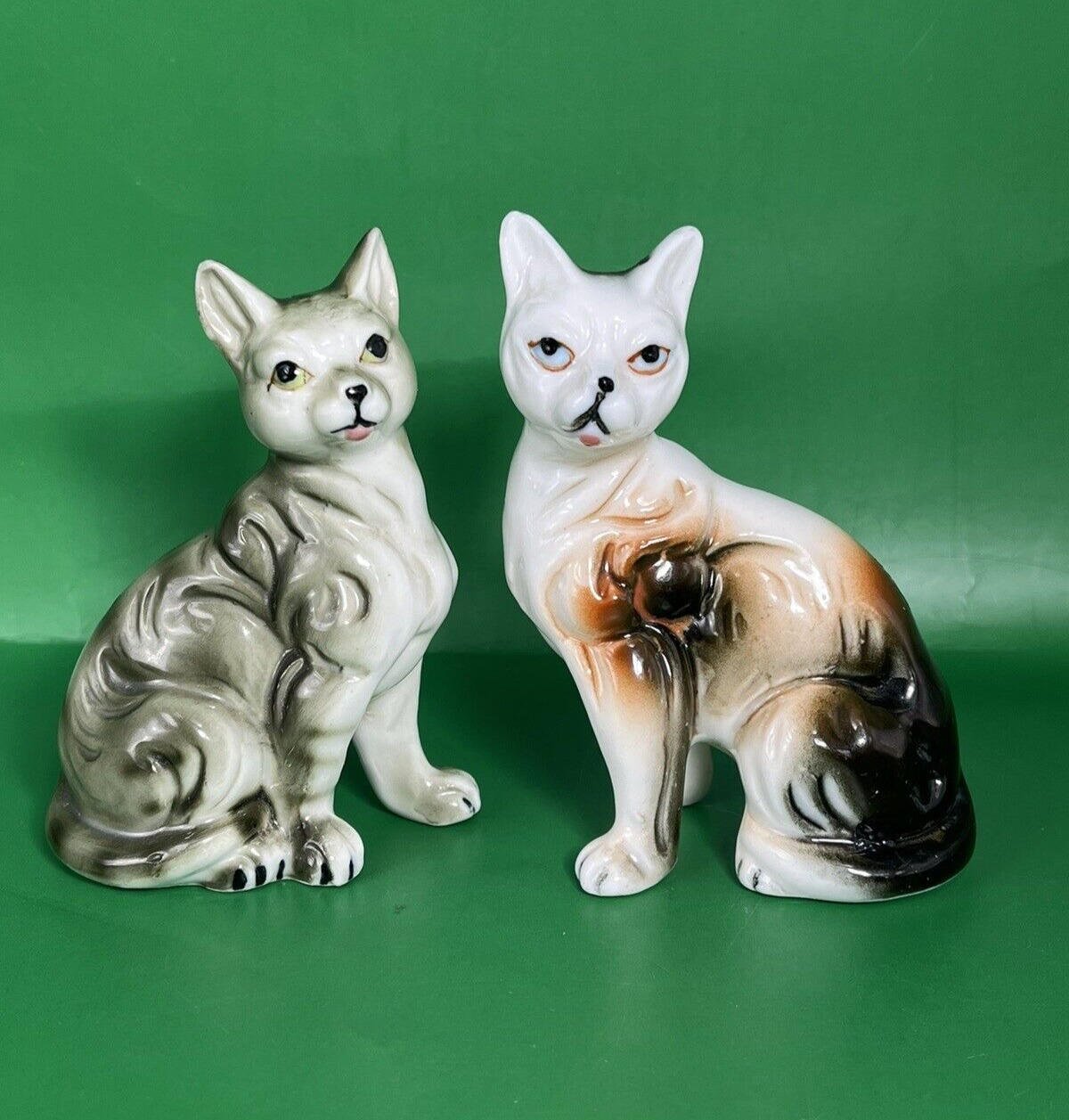 2 Vintage Ceramic Porcelain Kitty Cats Knick Knacks Figurines 3.5\
