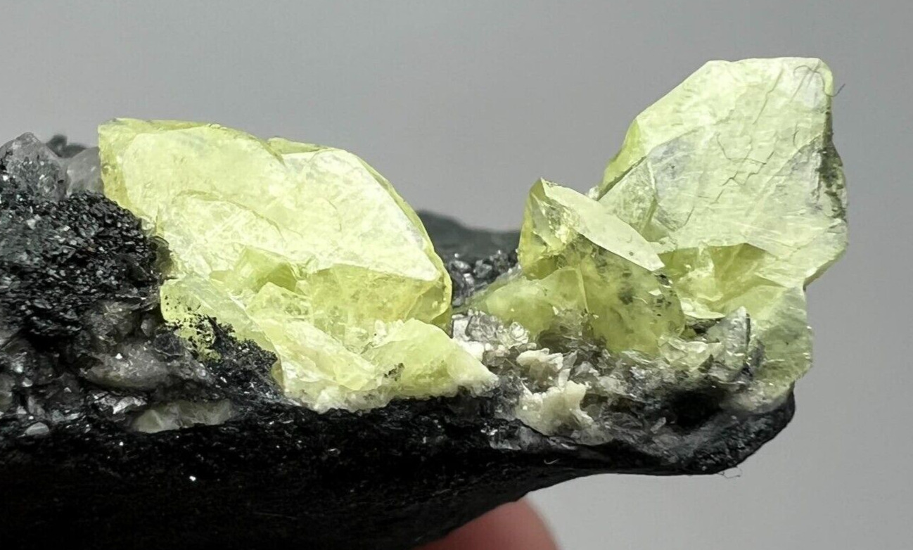 155 CT. Well Terminated Green Titanite Sphene Crystals with Calcite Cluster @PAK