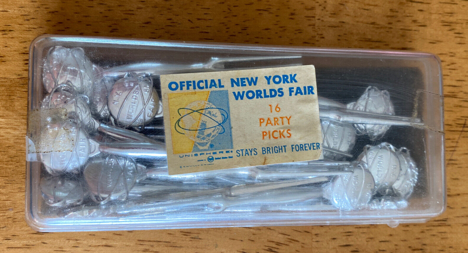 Official 1964-65 New York World\'s Fair 16 Plastic Party Picks Unisphere