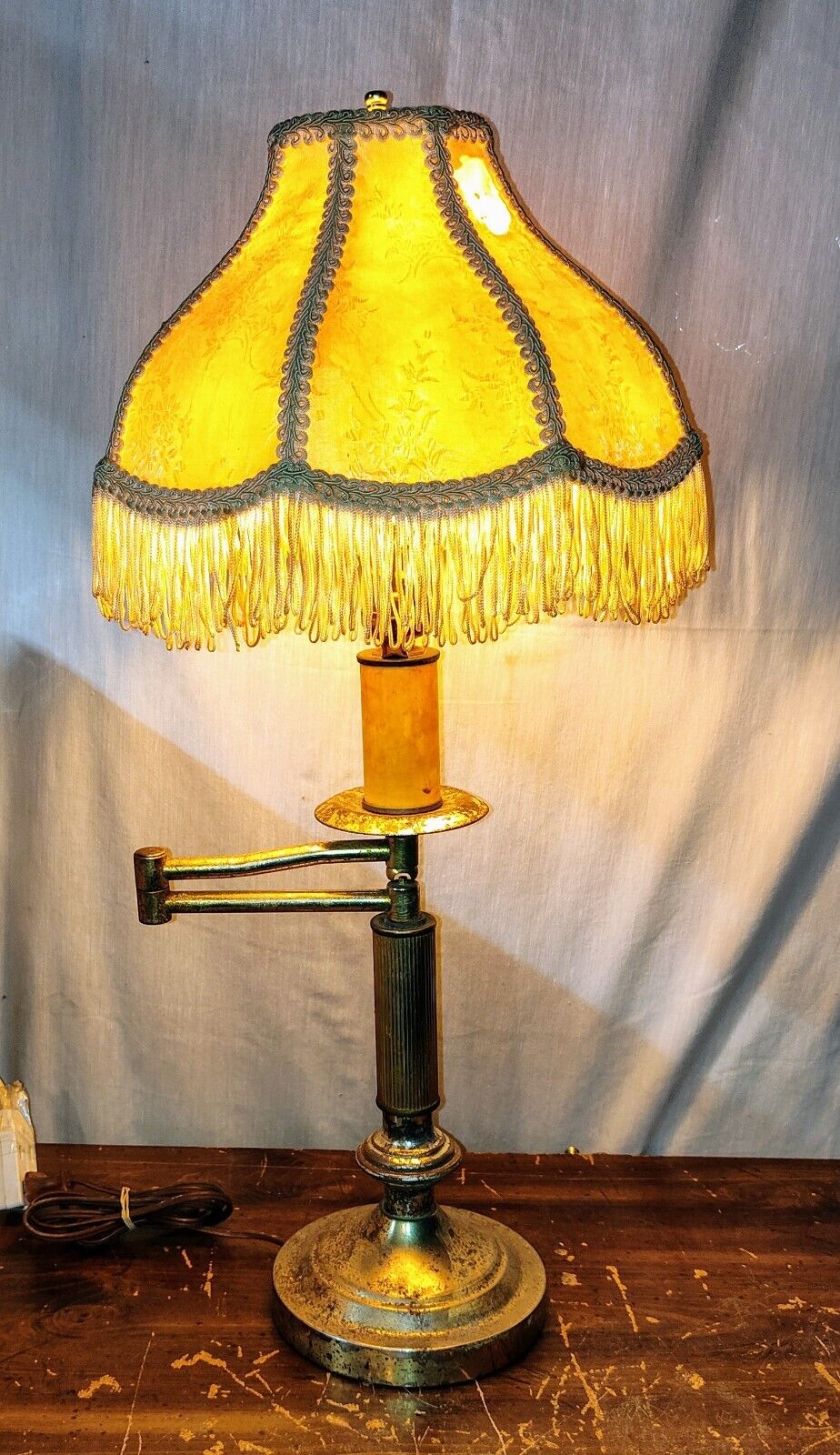 Vintage Rare Brass Swirl Handle Table/Reeding Lamp