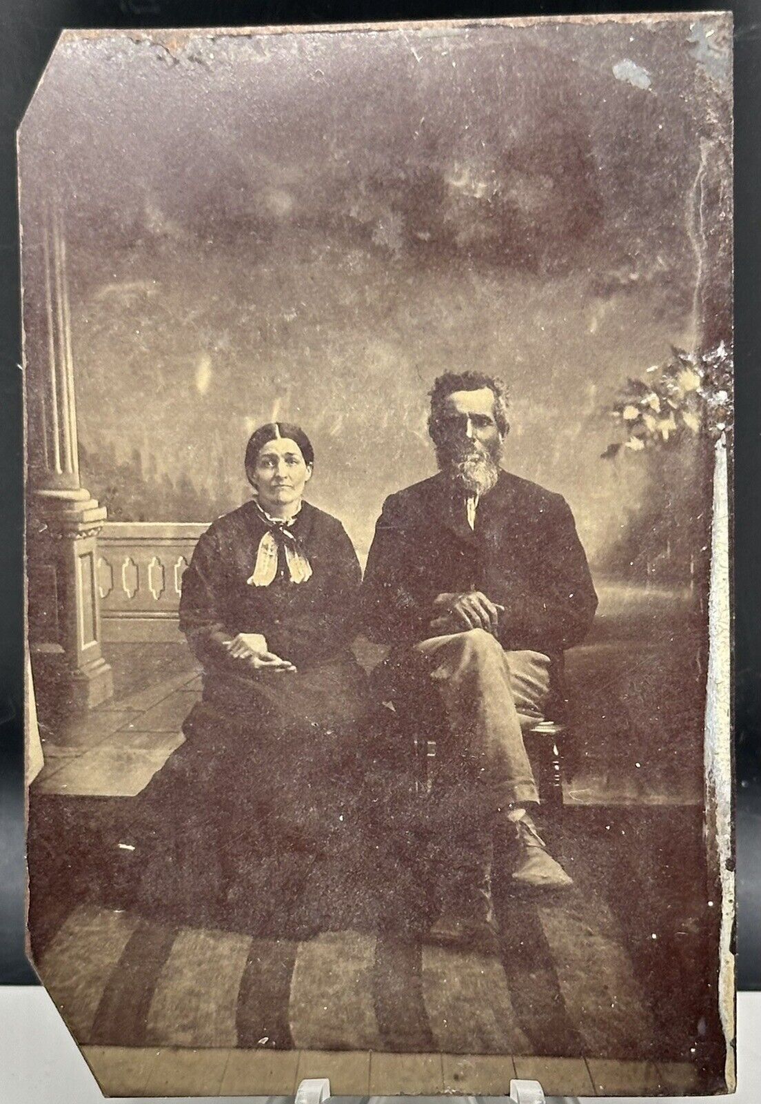 Antique Daguerreotype Bearded Man W/ Wife Crossed Legs & Hands Tin Type Photo