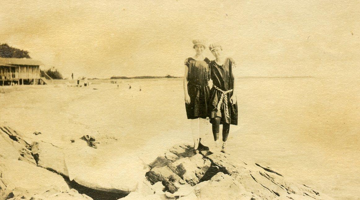 FJ128 Vtg Photo TWO WOMEN IN SWIM SUITS & CAPS, BEACH c 1800\'s 1900\'s