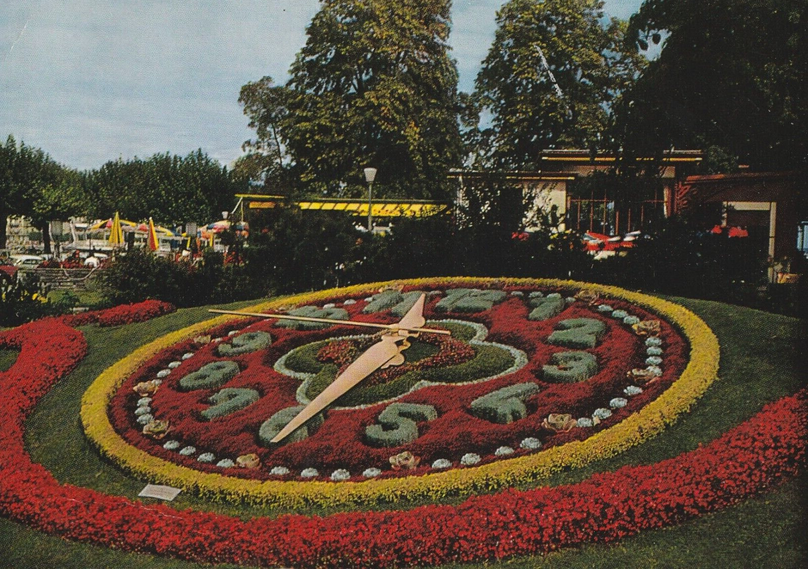 Vintage Postcard Geneva Switzerland Flower Clock Garden Unposted Photograph