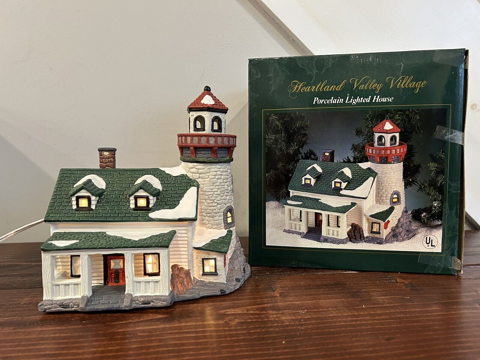 Vintage Dickens Keepsake Christmas Village Porcelain Lighted House Lighthouse