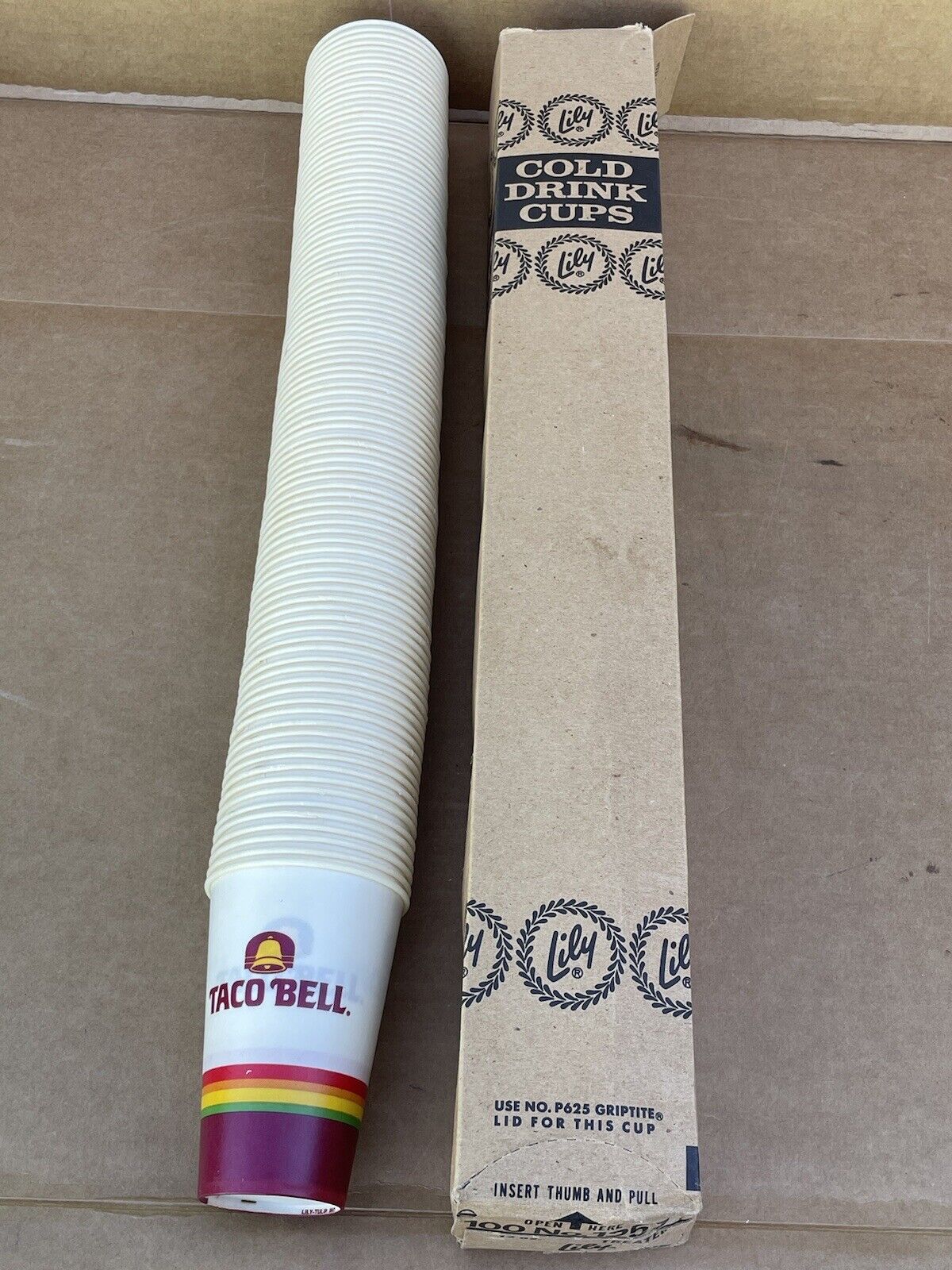 NEW 1980\'s TACO BELL 12oz WAX PAPER CUP LOT OF 100 FAST FOOD LOGO LILLY PEPSI