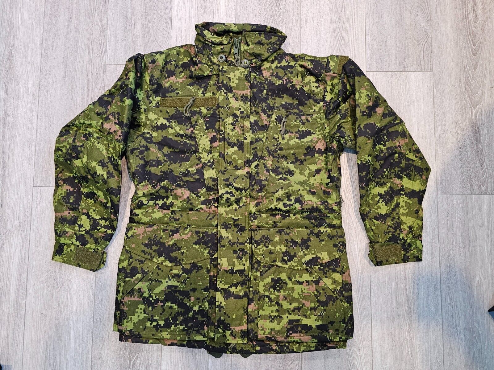 Canadian Forces/Army CADPAT TW Combat Coat ICE 7036 Like New-Unused