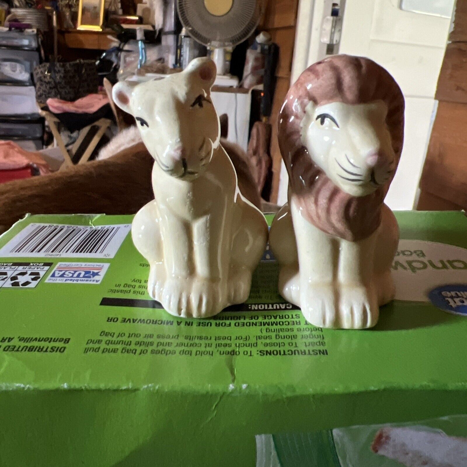 Vintage Ceramic Male Lion & Female Lioness Salt & Pepper Shakers